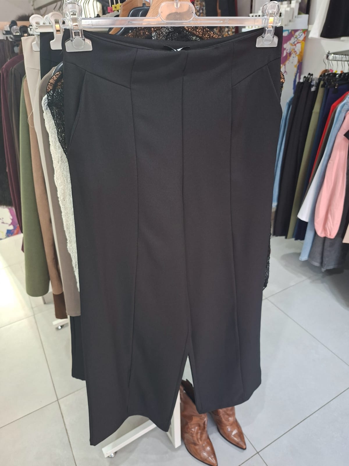 Pantalone gamba larga
