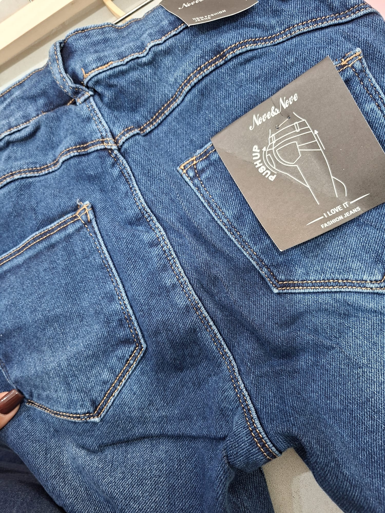 Jeans a zampa